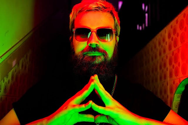 Entrevista: Rieg enfim alça voo&nbsp;solo