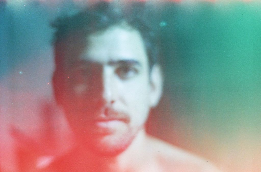 Recebendo convidados em casa: Ian Medeiros estreia com EP&nbsp;Varanda