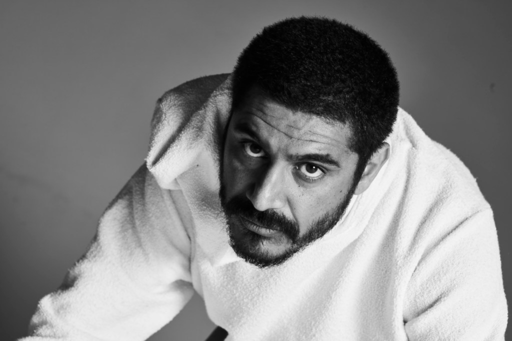 Sobre Viver e os 10 anos que Criolo decidiu seguir em&nbsp;frente