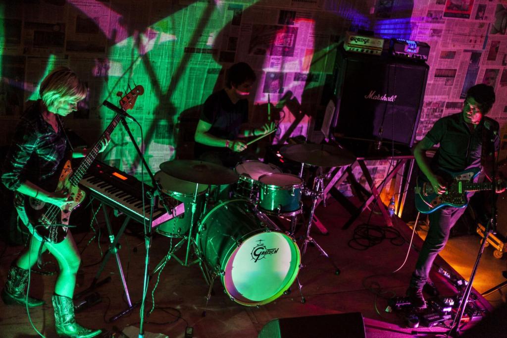 Entrevista: Firefriend segue transmitindo por frequência&nbsp;alternativas