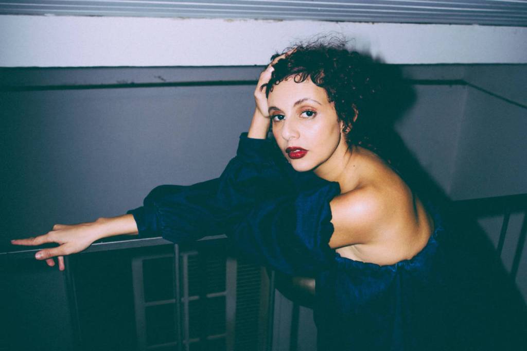 Luiza Lian está de volta com álbum 7 Estrelas | quem arrancou o&nbsp;céu?