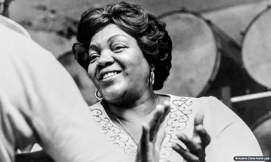 Sambas Contados e os heróis brasileiros