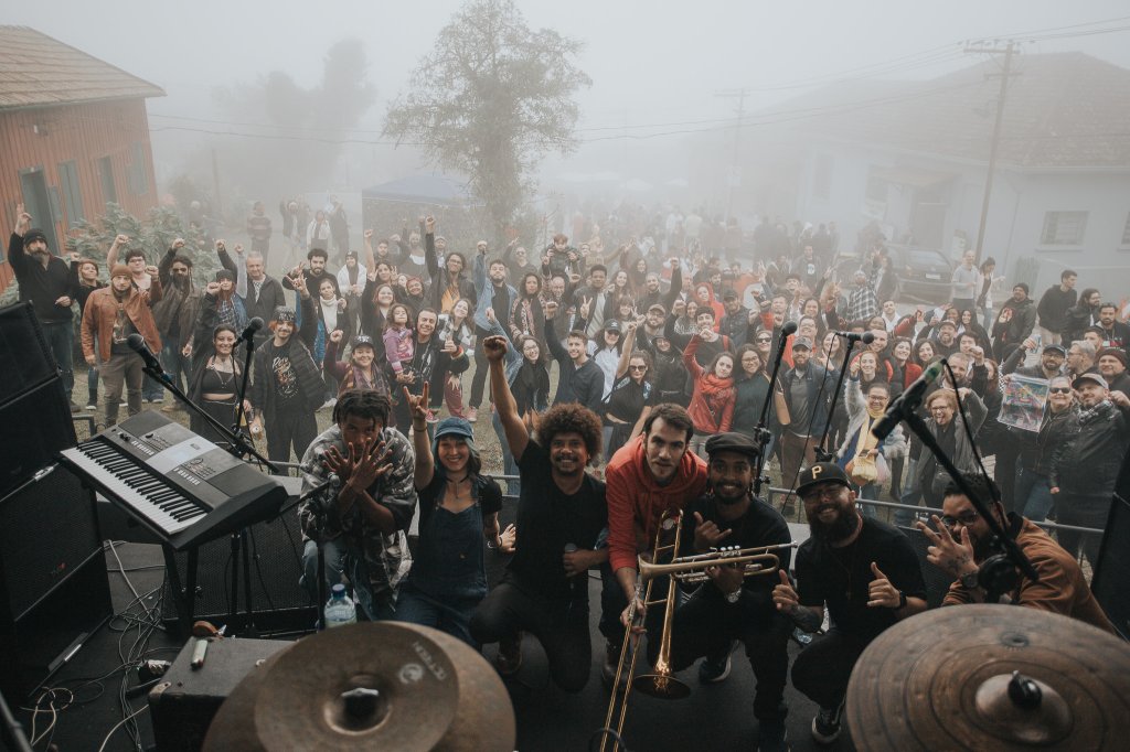 Odisseia em Construção nada contra a corrente no EP&nbsp;Efêmero
