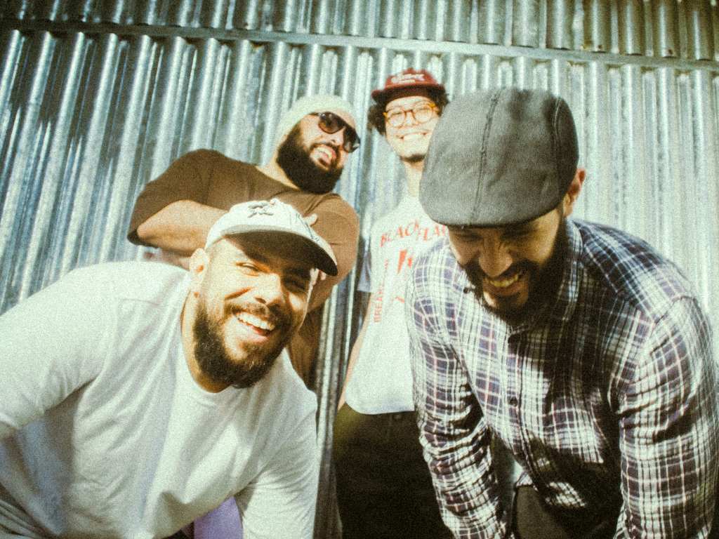 Zepelim e o Sopro do Cão lança Arquibancada Sol